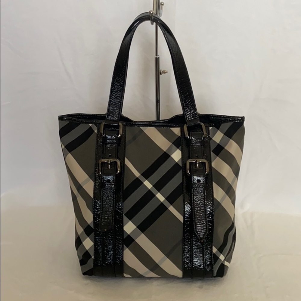 Auth Burberry Victoria Haymarket Tote, Medium